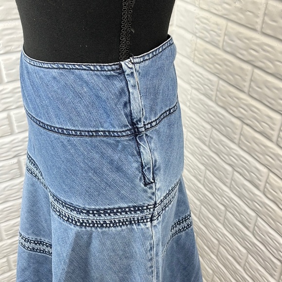 Liz Claiborne denim flare skirt size 10P - Picture 3 of 7